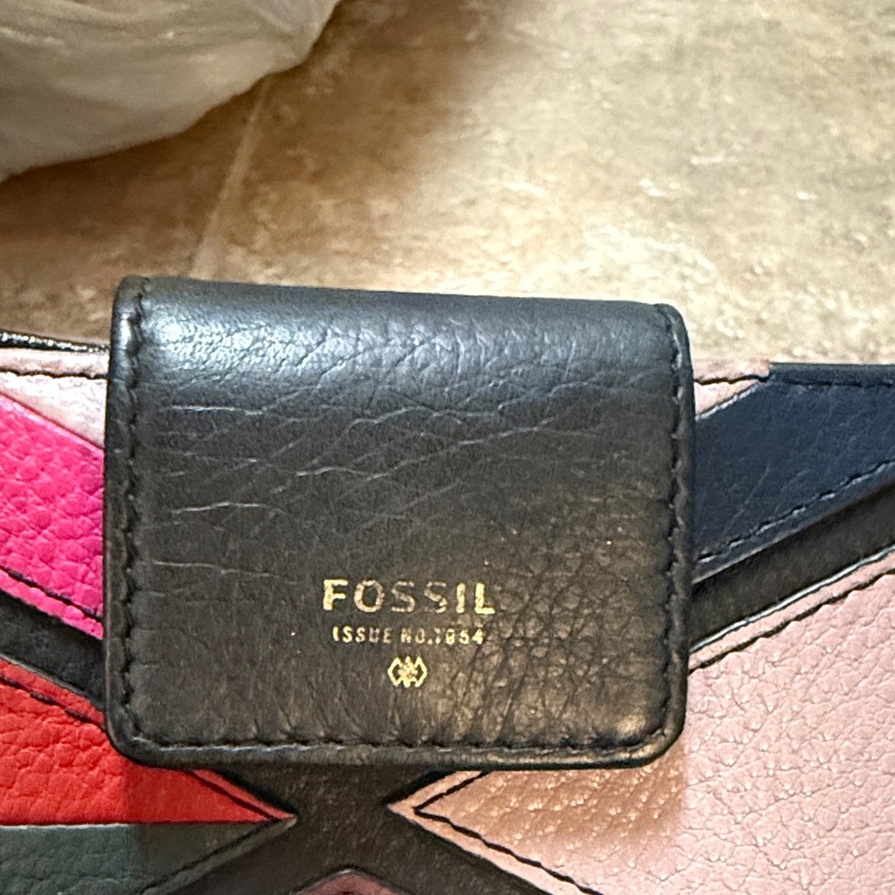 Fossil Women's Colorful Leather Wallet - Picture 2 of 5